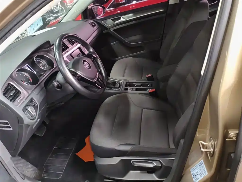 Volkswagen Golf 2016 230TSI Automatic Comfort фото 15