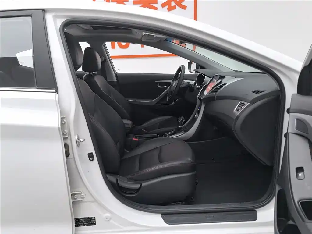 Hyundai Langdong 2016 1.6L Automatic Premium Edition фото 23