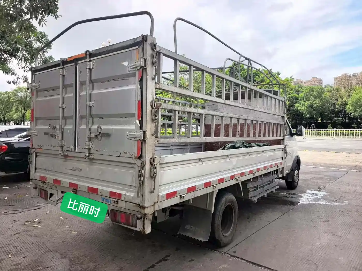 SRM Xinyuan Xinyuan T5L EV 2024 2024 Model Urban Version 3.7m Cargo Van with Rack Standard 55.7kWh