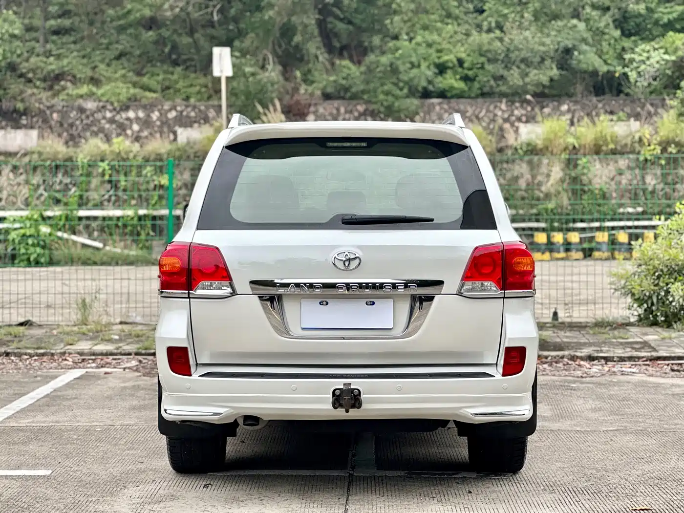 Toyota Land Cruiser (Import) 2015 4.0L V6 Middle East Limited Edition фото 21