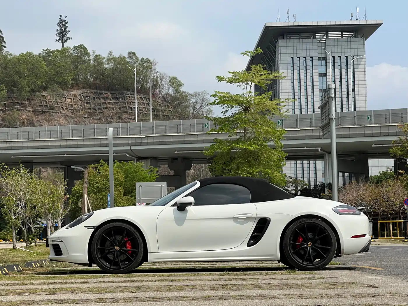 Porsche 718 2023 Boxster Style Edition 2.0T фото 13
