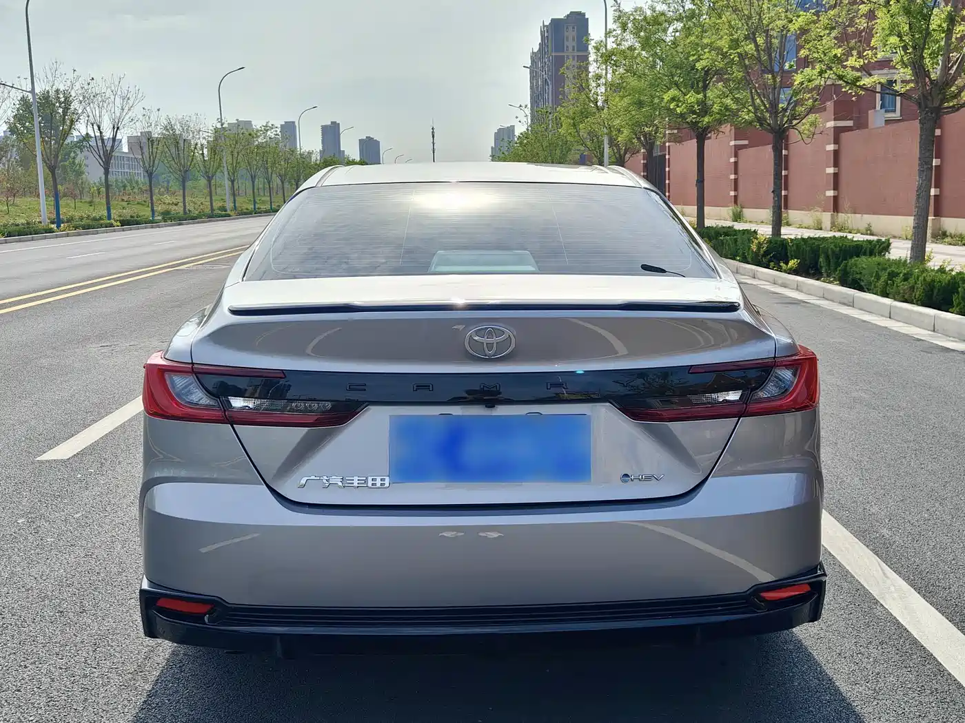 Toyota Camry 2026 Hybrid 2.0HSE Sport Lite Edition фото 16