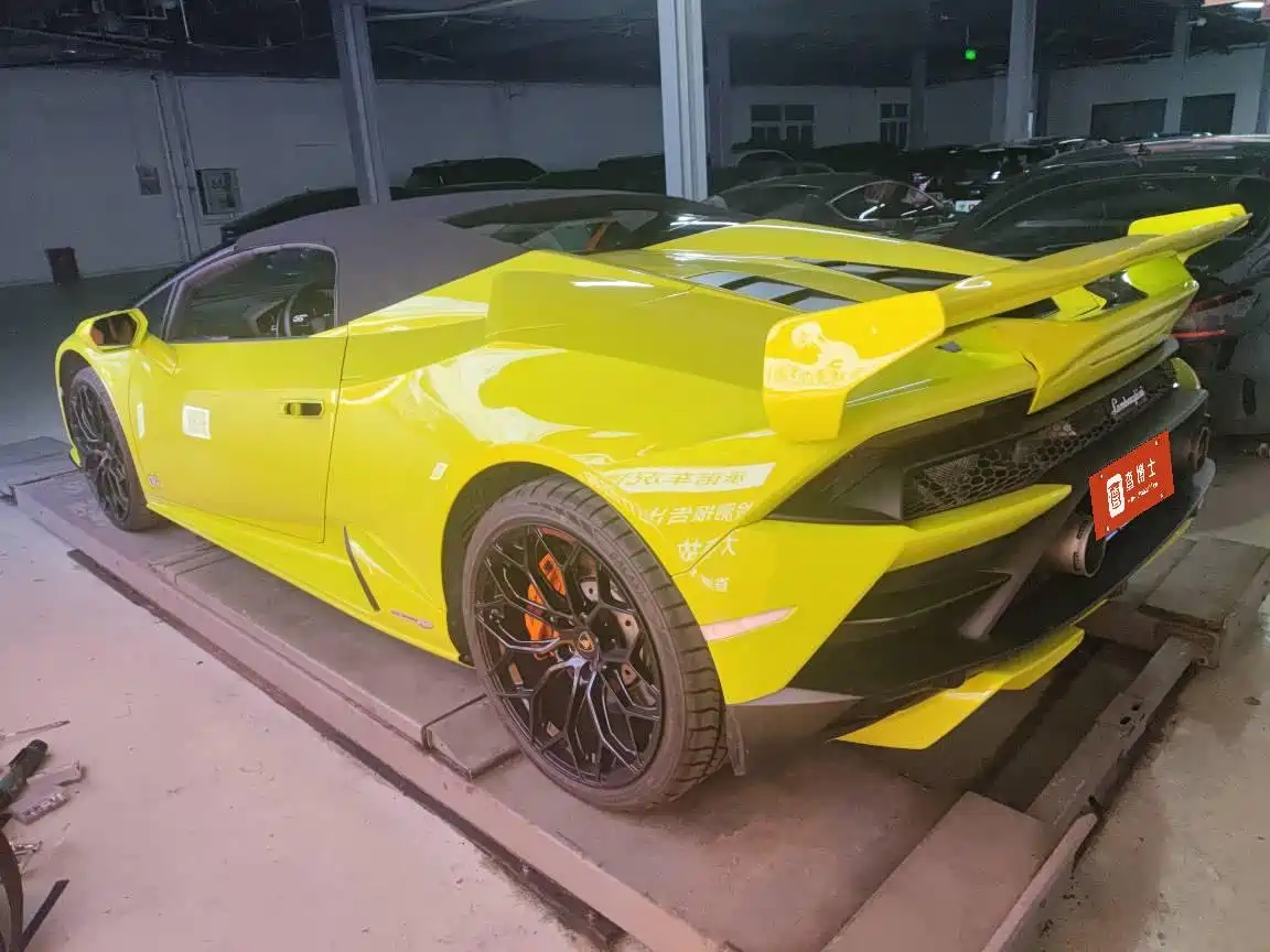 LAMBORGHINI HURACÁN