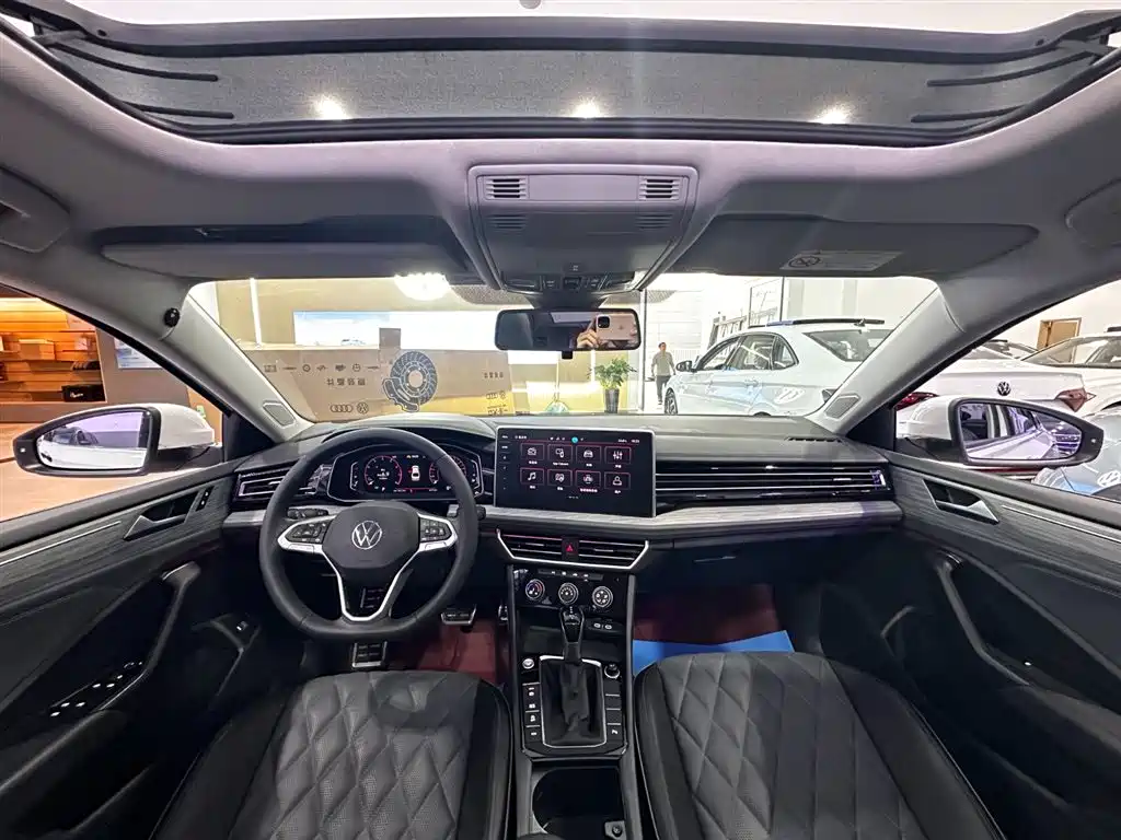 VOLKSWAGEN SAGITAR
