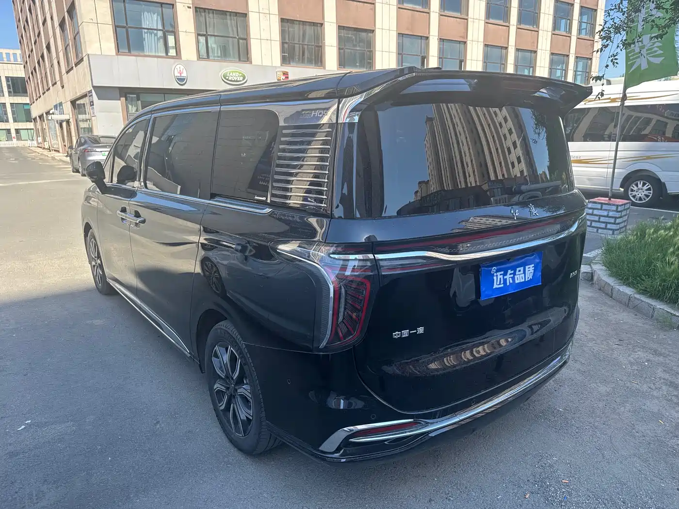 Hongqi HQ9 2023 2.0T Smart Connect Flag Enjoy Edition фото 7