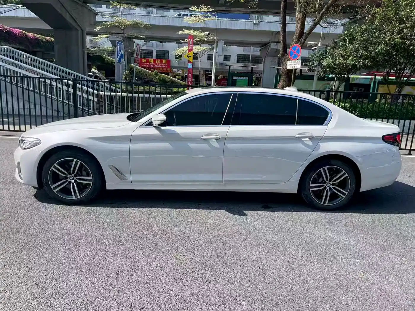 BMW 5 Series 2023 530Li Leading Luxury Package фото 3