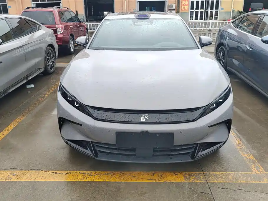 BYD Han 2025 DM-i Smart Driving Edition 125KM Honor фото 2