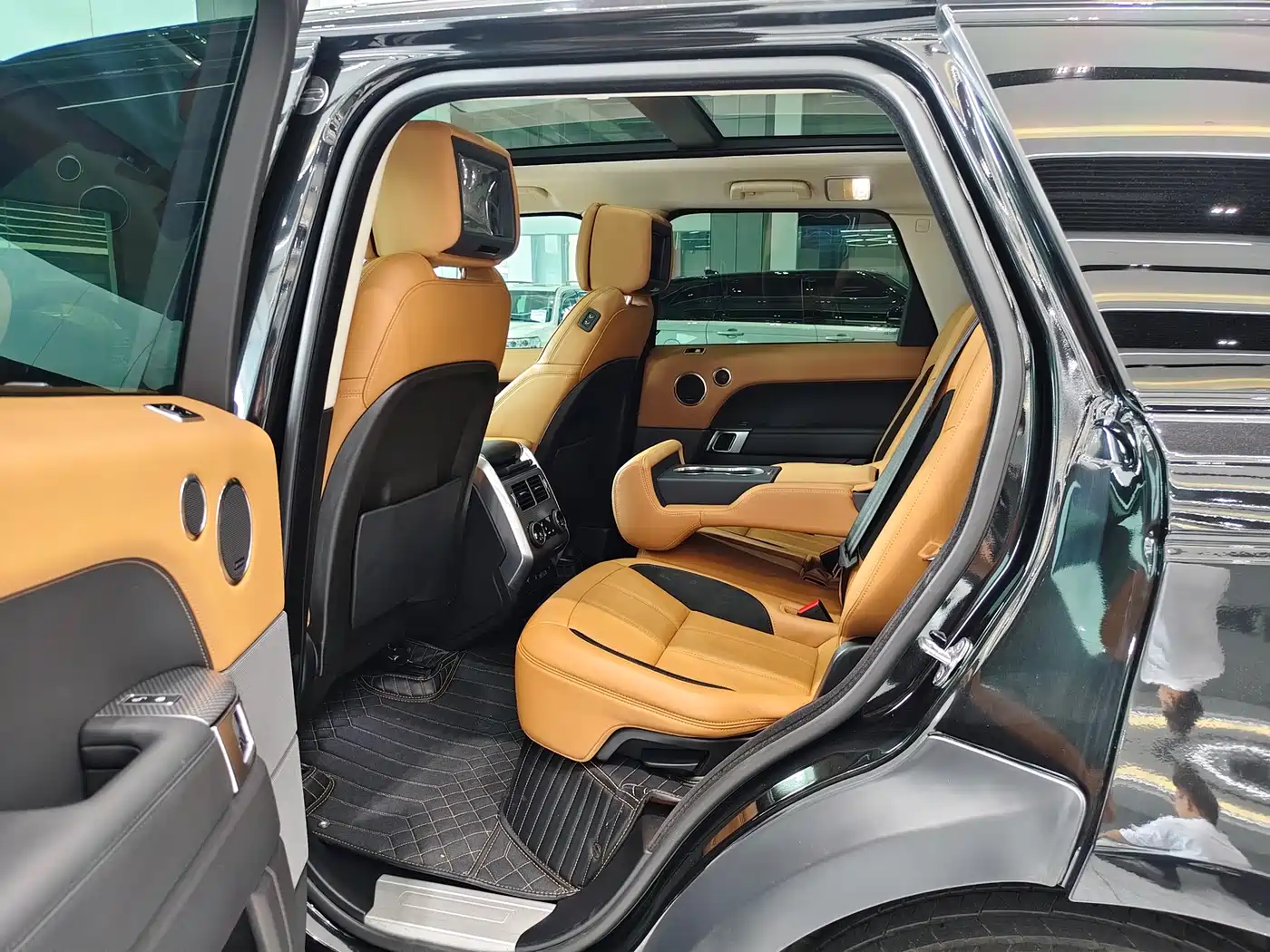 Land Rover Range Rover Sport 2019 3.0 L6 HSE DYNAMIC фото 11