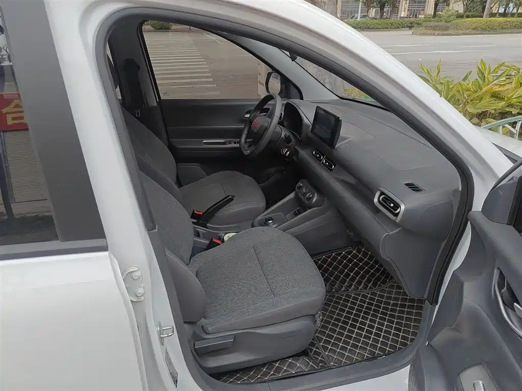 Фото 20 - Wuling Motors Wuling Hongguang New Energy