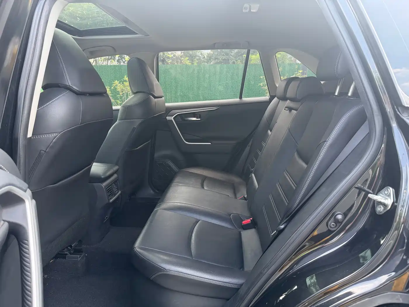 Toyota RAV4 Rongfang 2021 Hybrid 2.5L E-CVT AWD Elite PLUS Edition фото 9