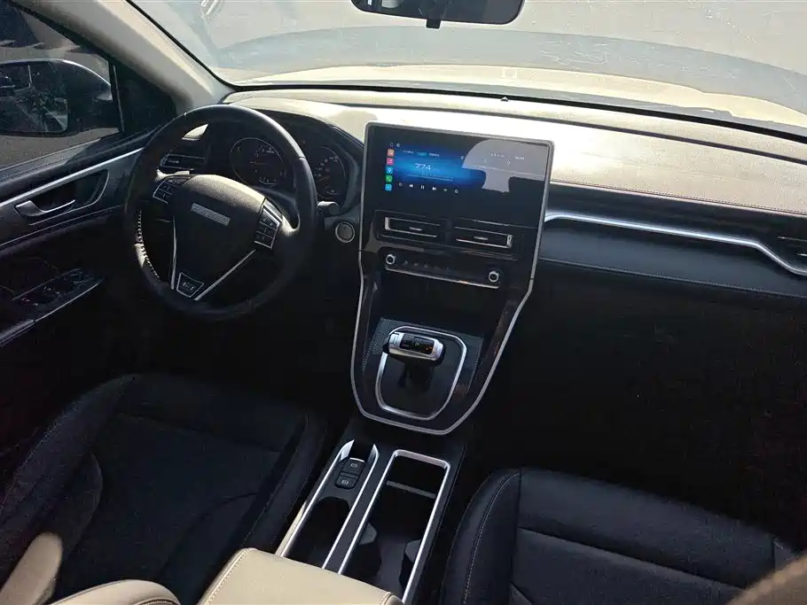Haval M6 2023 PLUS 1.5T DCT Luxury Smart Connect фото 12