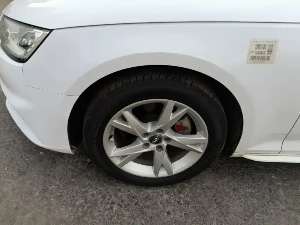 Photo 23 - Audi A4L