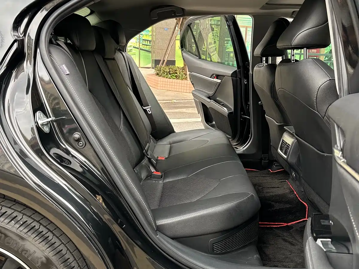 Toyota Camry 2021 Hybrid 2.5HS Fashion Edition фото 11