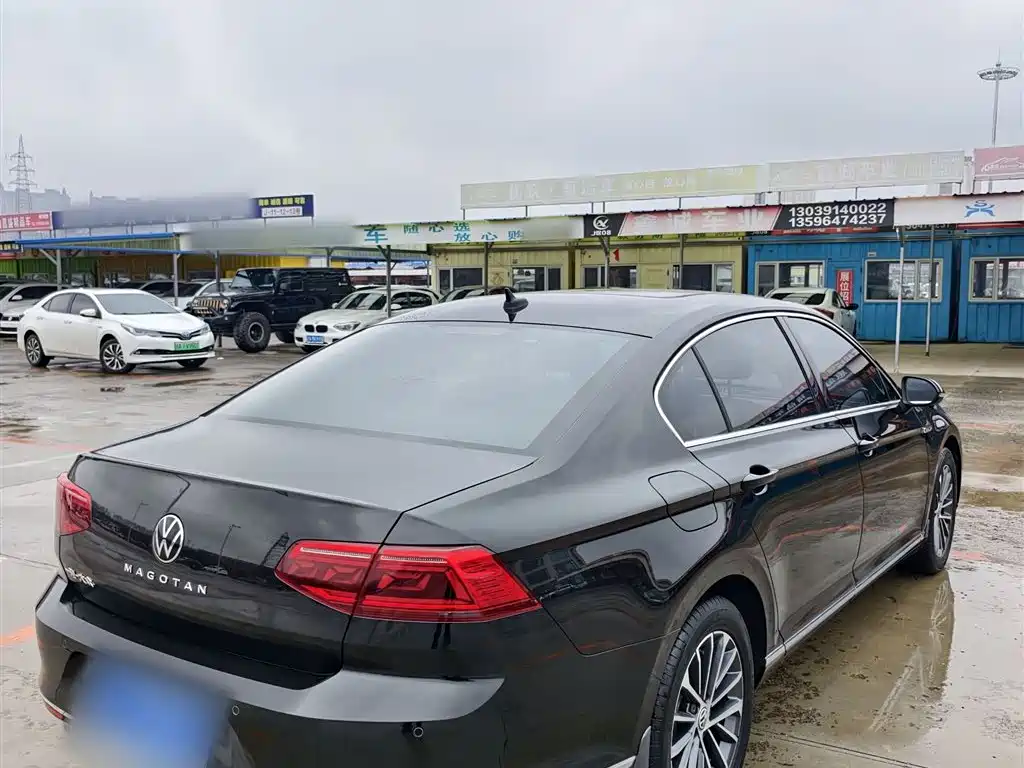 VOLKSWAGEN MAGOTAN