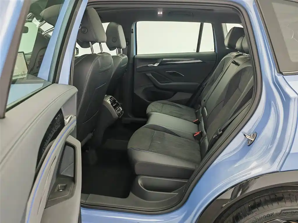 Volkswagen Tiguan L 2026 PRO 380TSI 4WD R-Line Smart Premium Edition фото 15