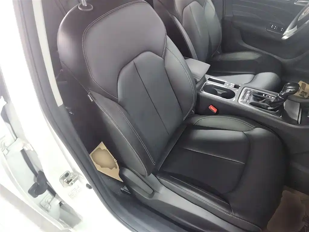 Roewe i6 2021 2020 PLUS 1.6L CVT 4G Connected Glory Flagship Edition