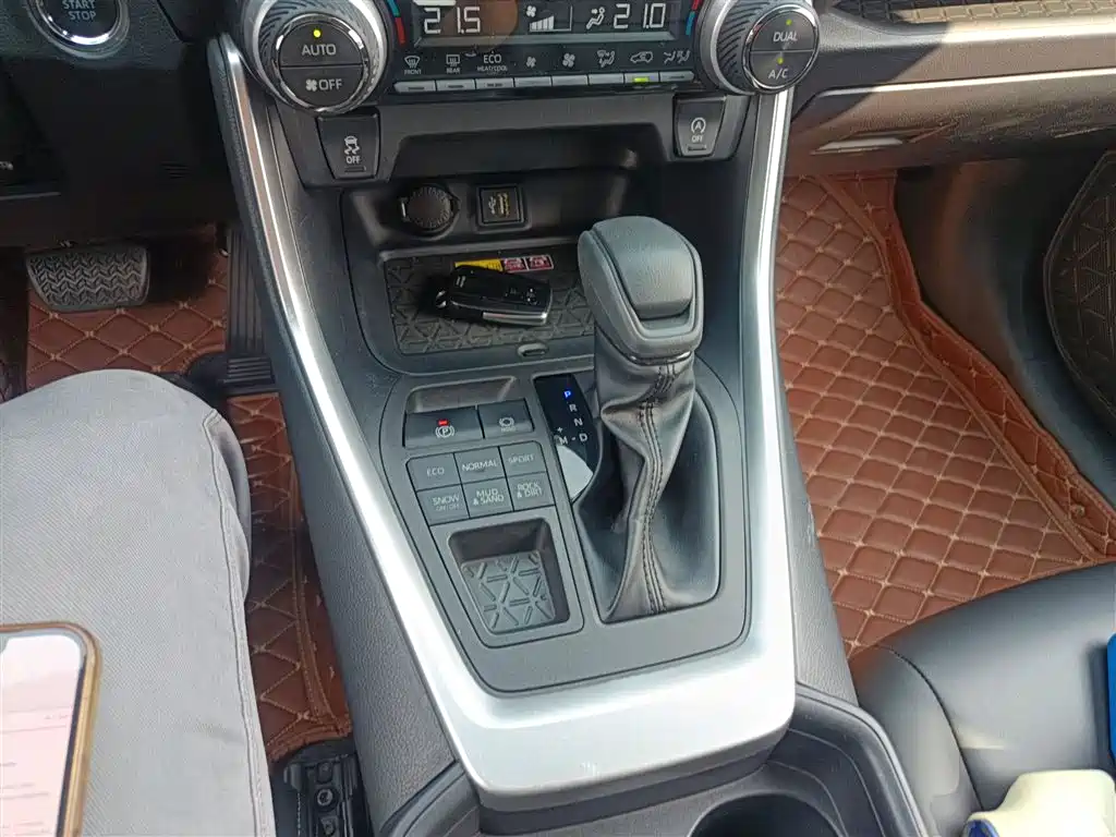 Toyota RAV4 Rongfang 2023 2.0L CVT 4WD Adventure Edition фото 13