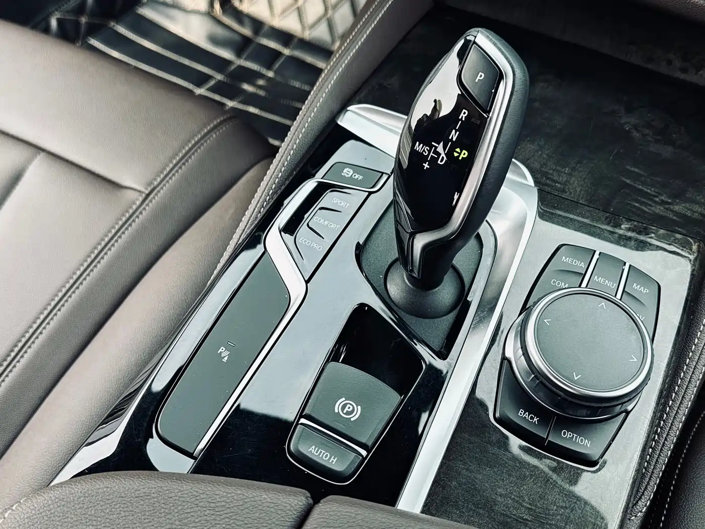 BMW 5 Series 2020 525Li M Sport Package фото 9