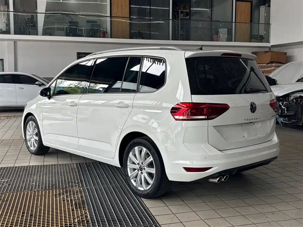 Volkswagen Touran 2021 Touran L 280TSI DSG Comfort Edition 7-seater фото 12