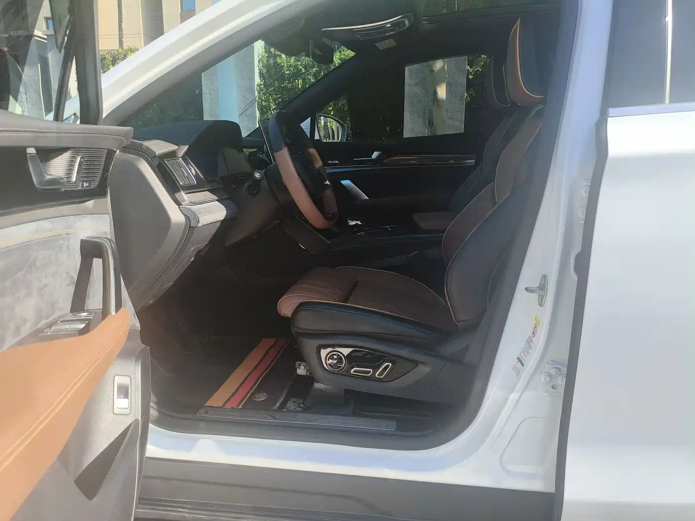 BYD Tang New Energy 2023 Model DM-i Champion Edition 112KM Honor фото 16