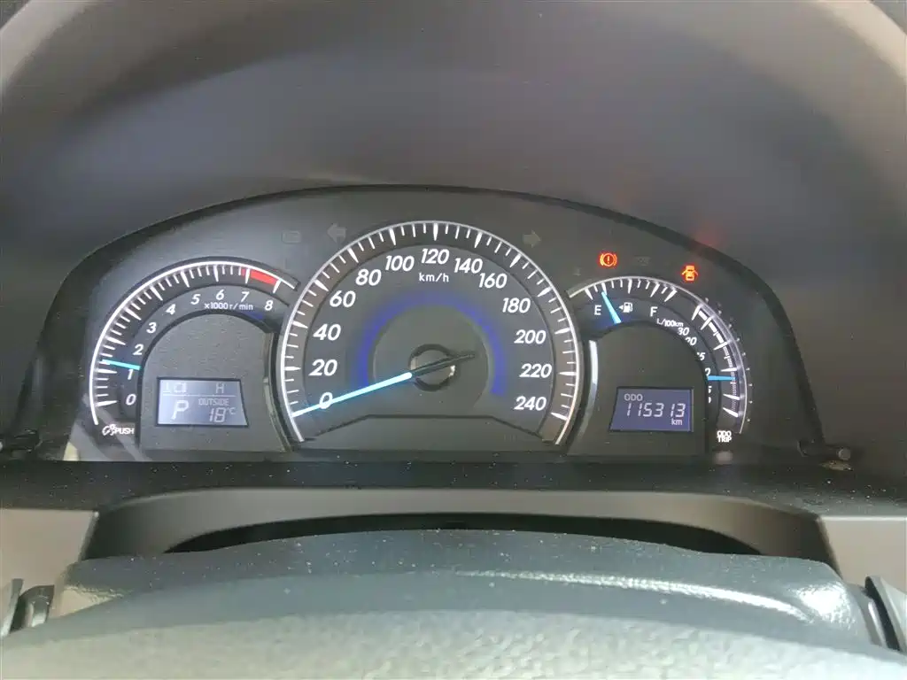 Toyota Camry 2015 2.0G Leading Edition фото 12