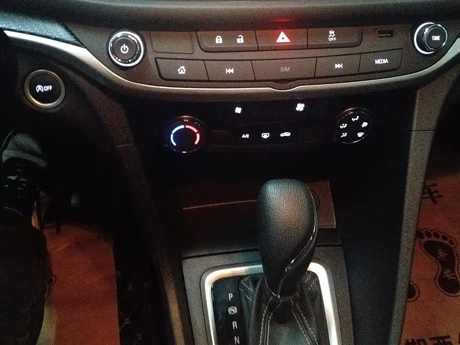 Buick Excelle 2021 Exemplar 1.5L Auto Elite фото 16