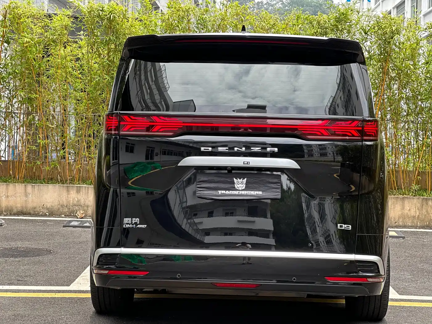 Denza D9 2022 DM-i 970 AWD Flagship фото 4