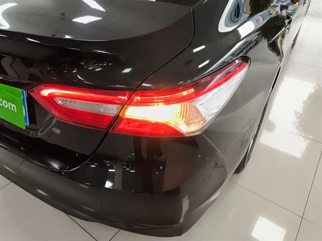 Toyota Camry 2018 2.0E Elite Edition фото 25