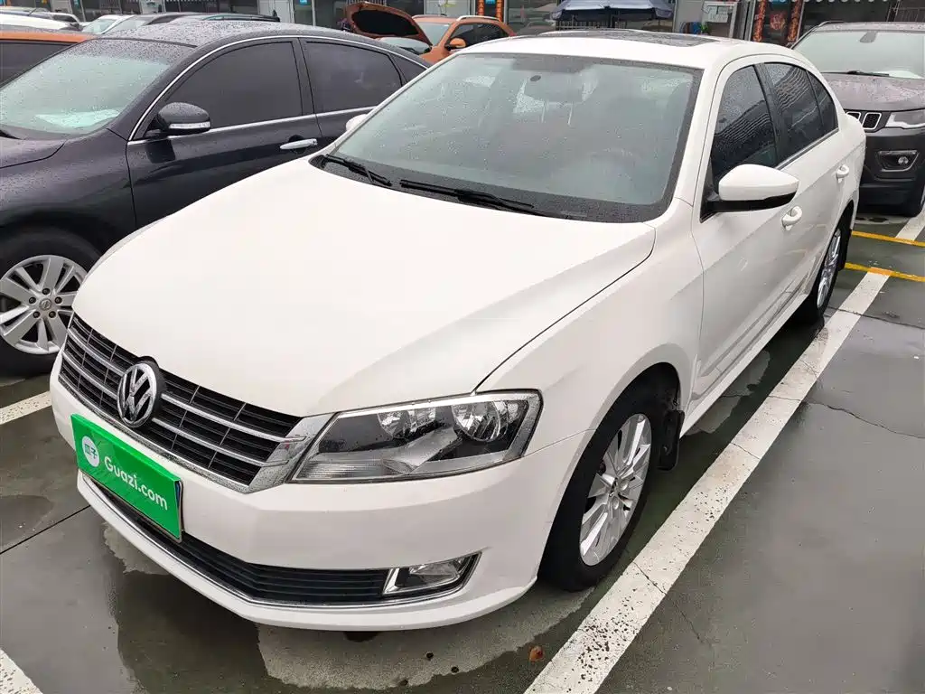 Volkswagen Lavida 2013 Facelift Classic 1.6L Automatic Comfort фото 2