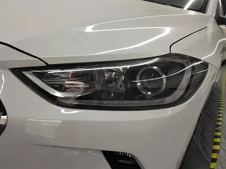 Hyundai Elantra 2016 Model 1.6L Automatic Smart Elite фото 5