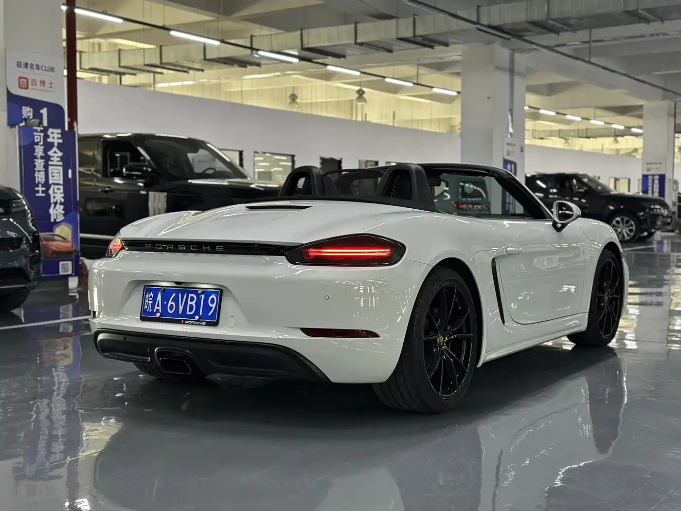Porsche 718 2018 Boxster 2.0T фото 9
