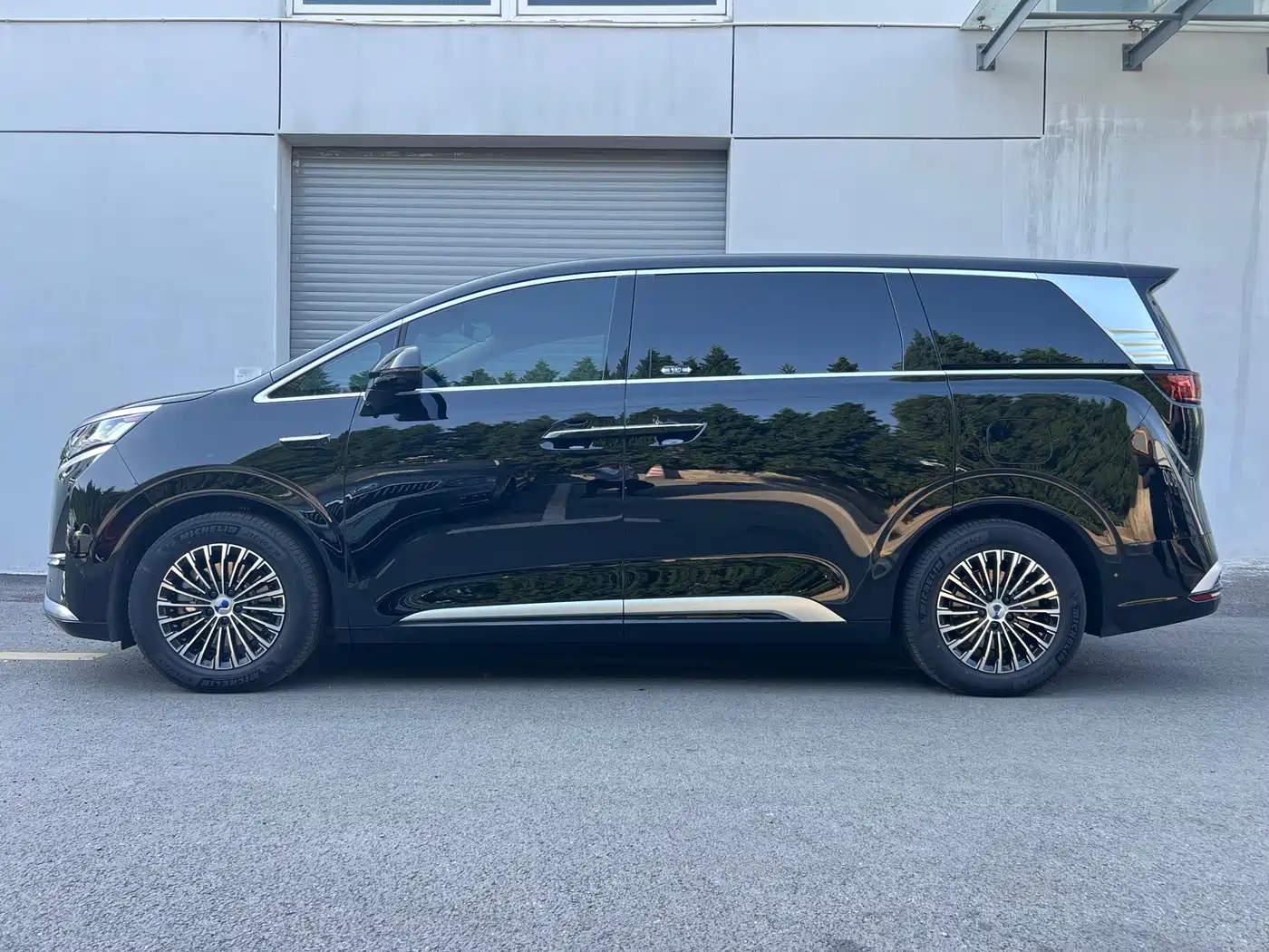 Denza D9 2025 DM-i Smart Driving Edition 1020 AWD Flagship фото 8