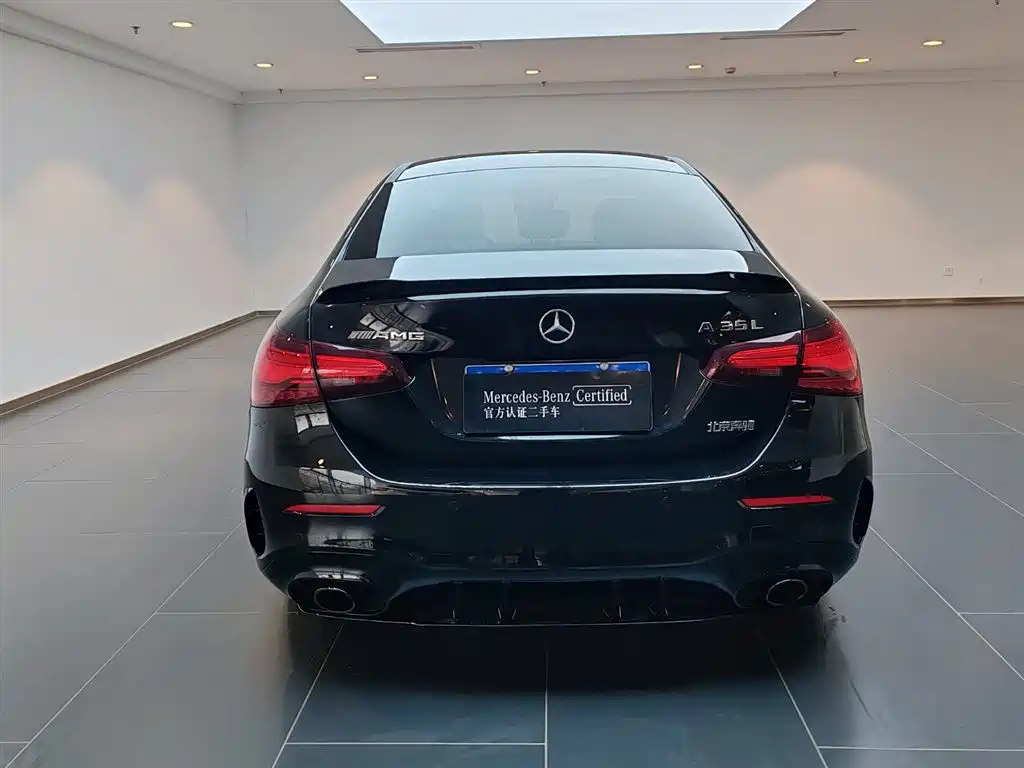 Mercedes-Benz A-Class AMG 2025 AMG A 35 L 4MATIC фото 7
