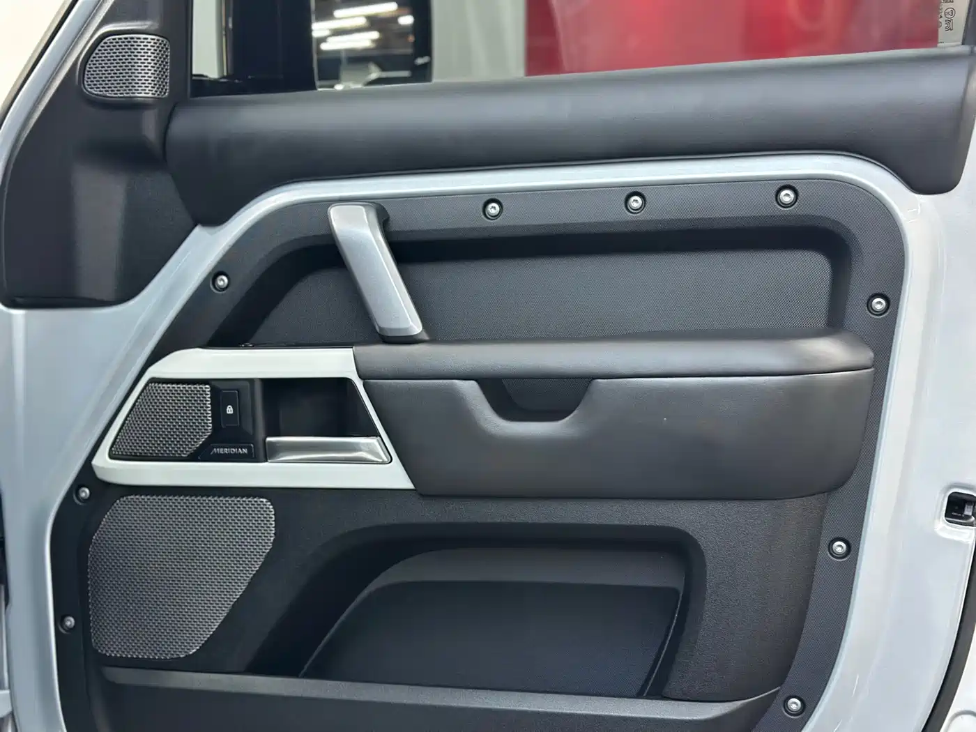 Land Rover Defender 2021 110 P400 X-DYNAMIC HSE фото 7