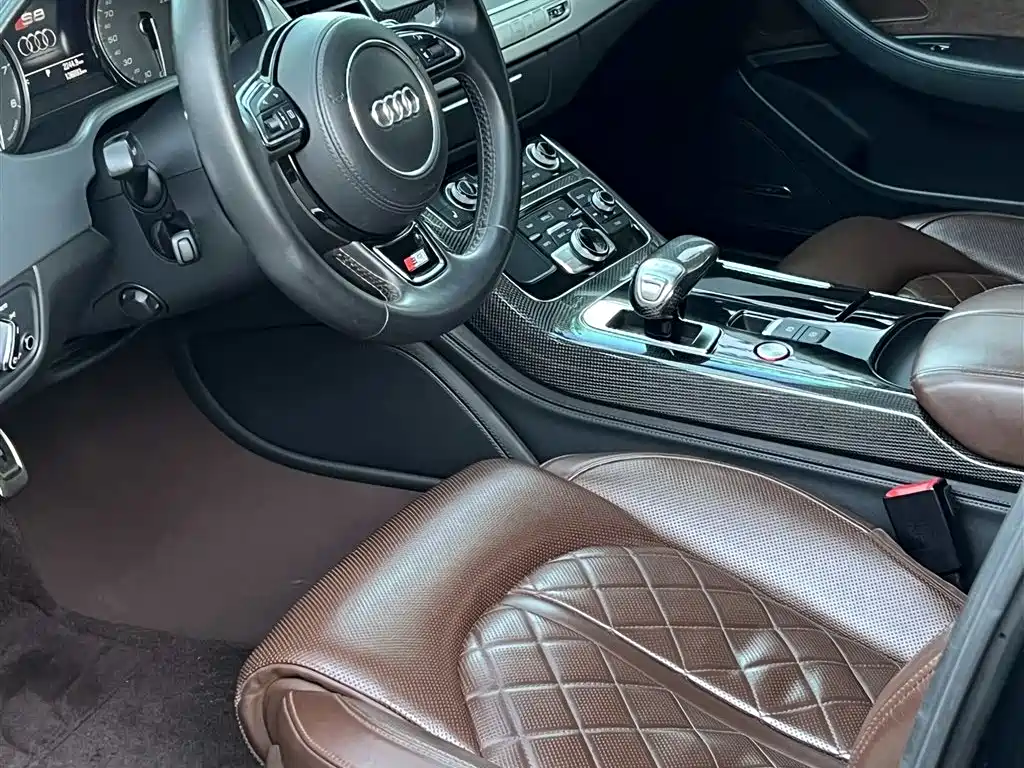 Audi S8 2013 S8 4.0TFSI quattro фото 4