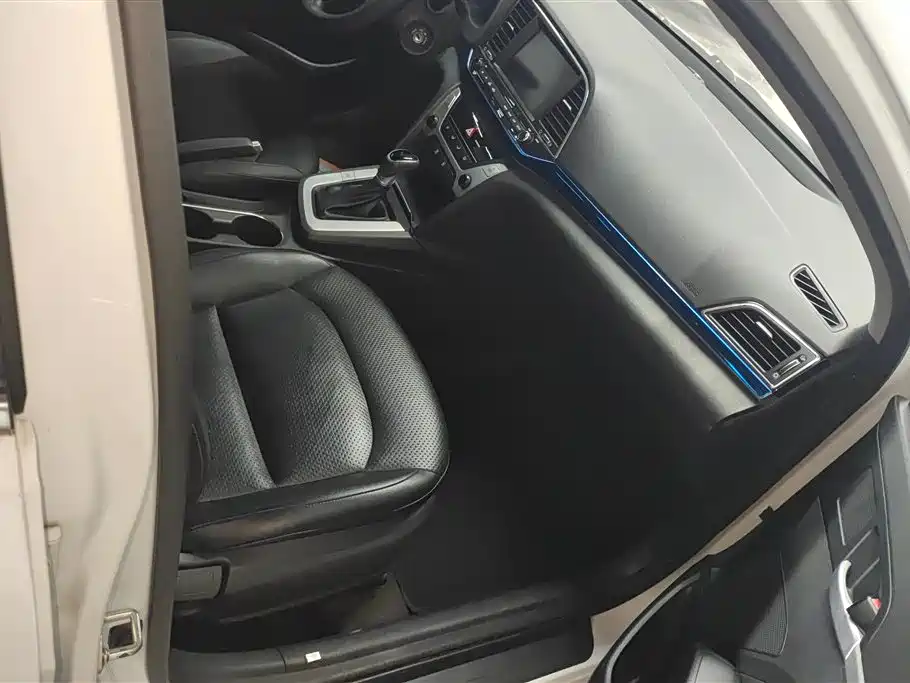 Hyundai Elantra 2016 Model 1.6L Automatic Smart Elite фото 8