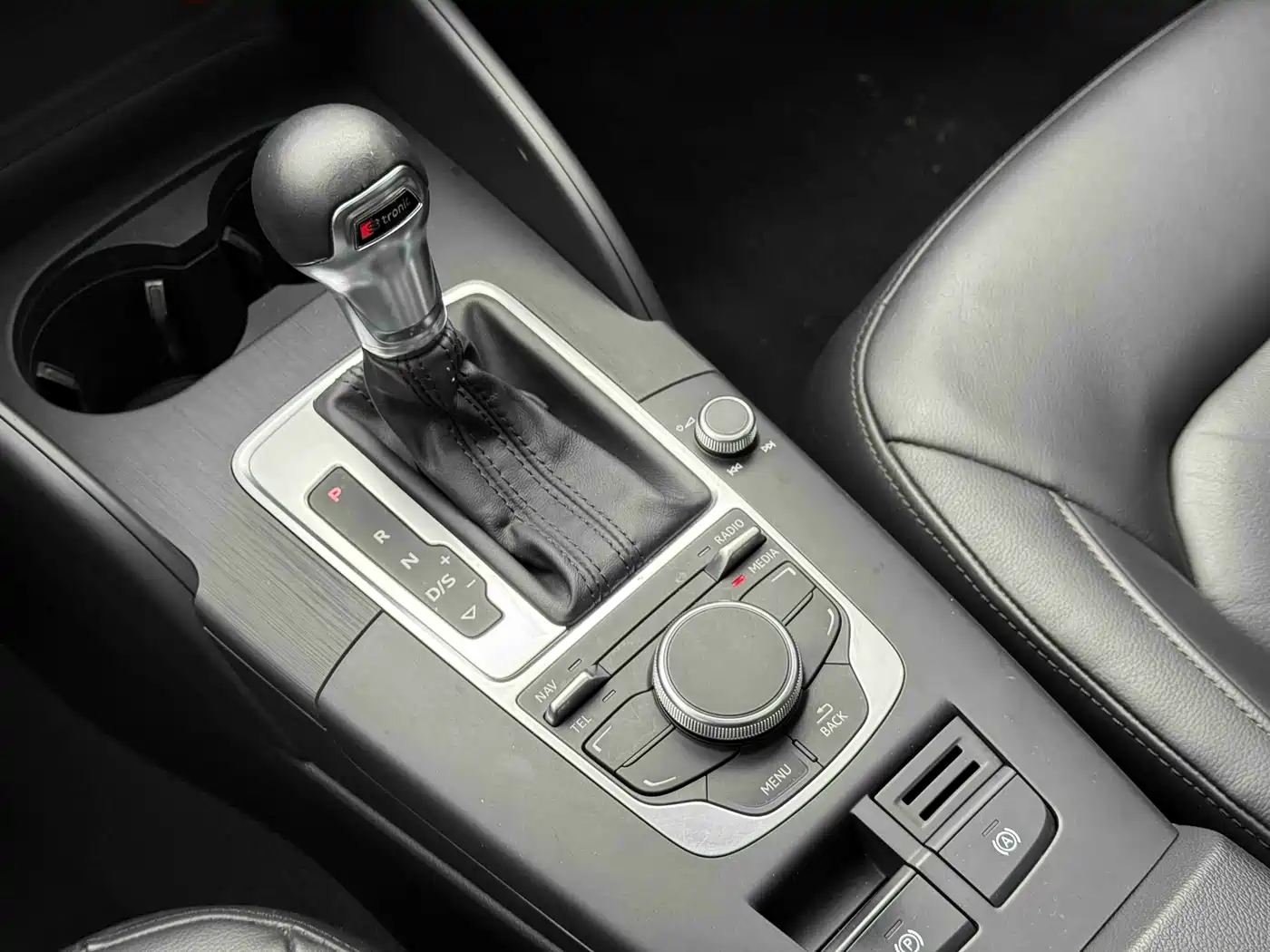 Audi A3 2016 Sportback 35 TFSI Leadership фото 5