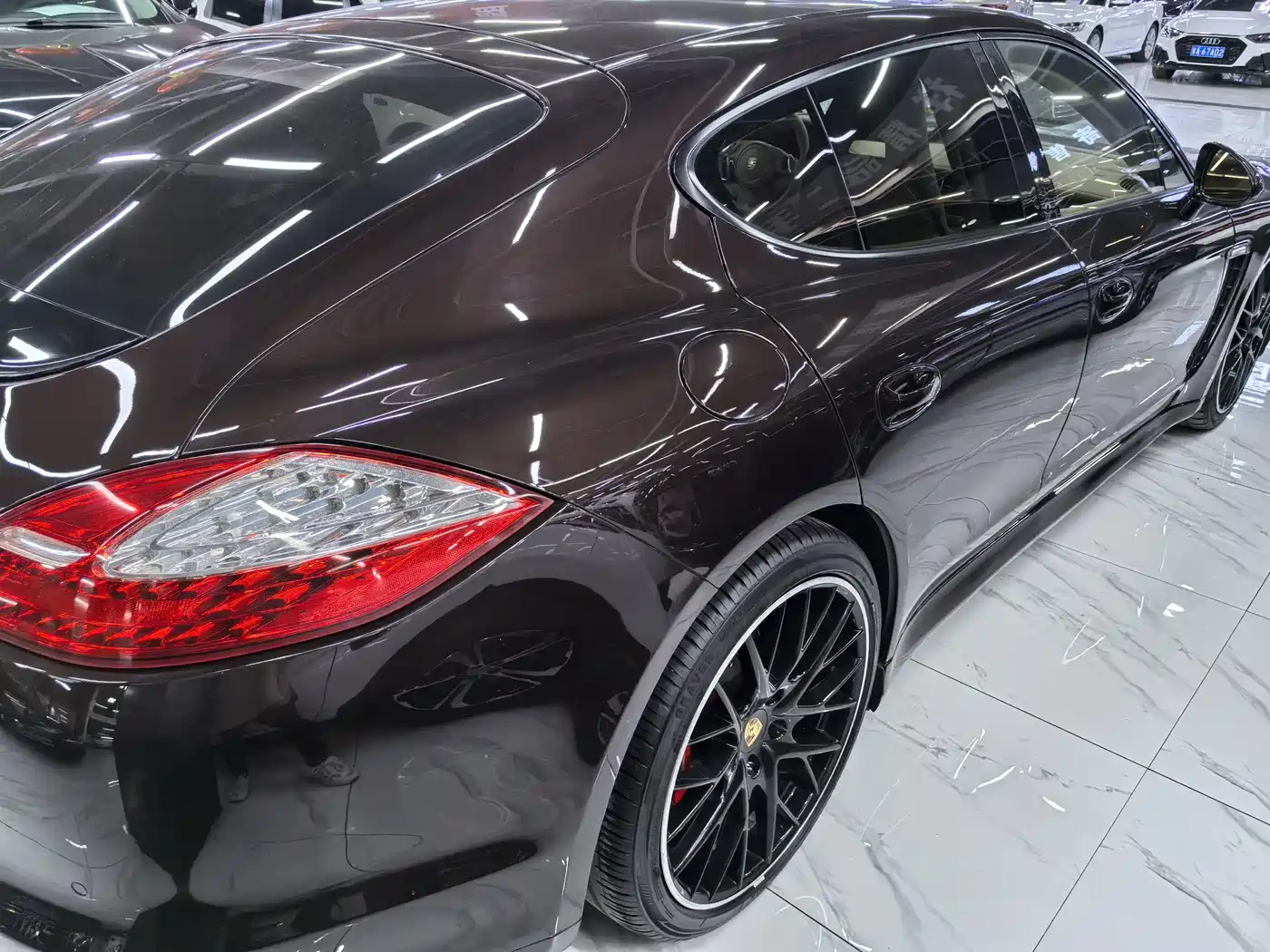 Porsche Panamera 2010 Panamera 4 3.6L фото 6
