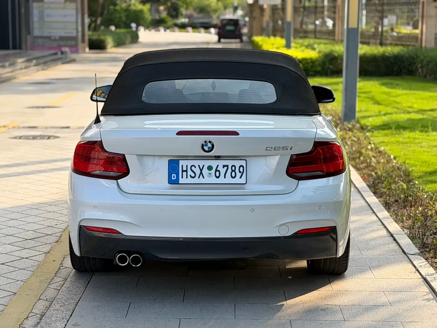 BMW 2 Series (Import) 2018 225i Convertible Coupe Premium M Sport Package фото 16