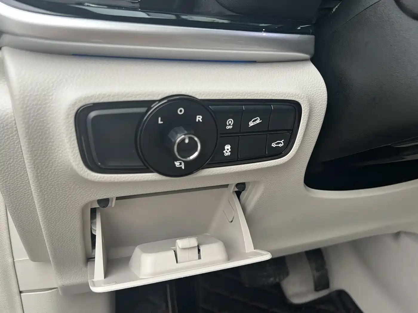GAC Trumpchi Trumpchi M8 2018 320T Premium Edition фото 18
