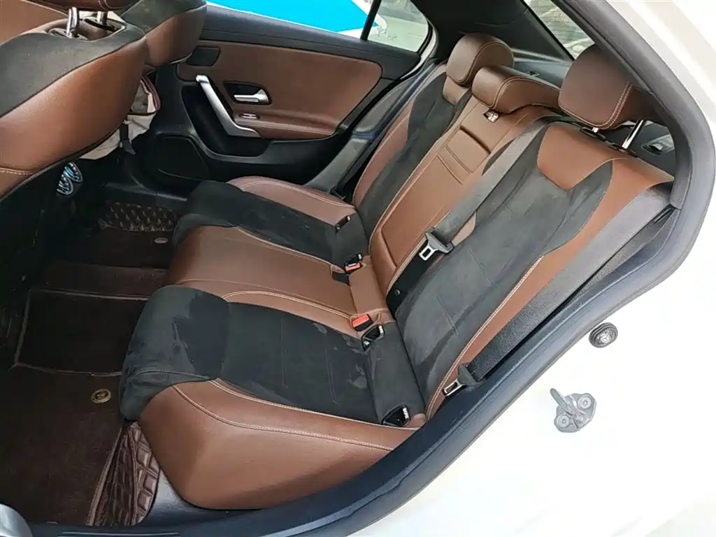 Mercedes-Benz A-Class 2019 A 180 L Sport Sedan фото 17