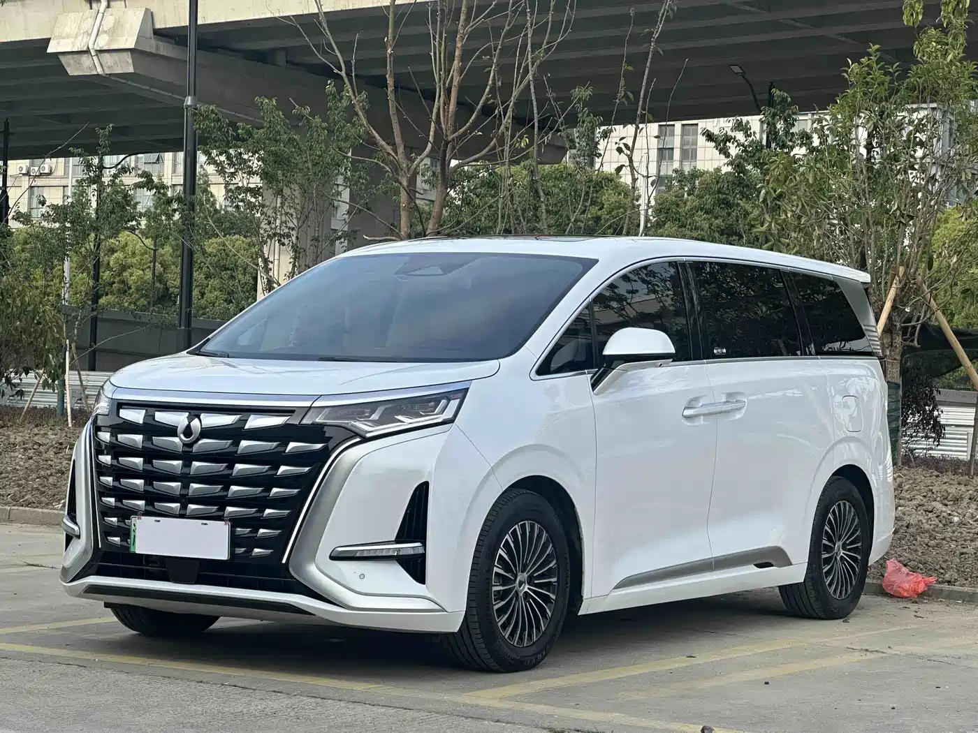 Denza D9 2024 DM-i 980 AWD Prestige