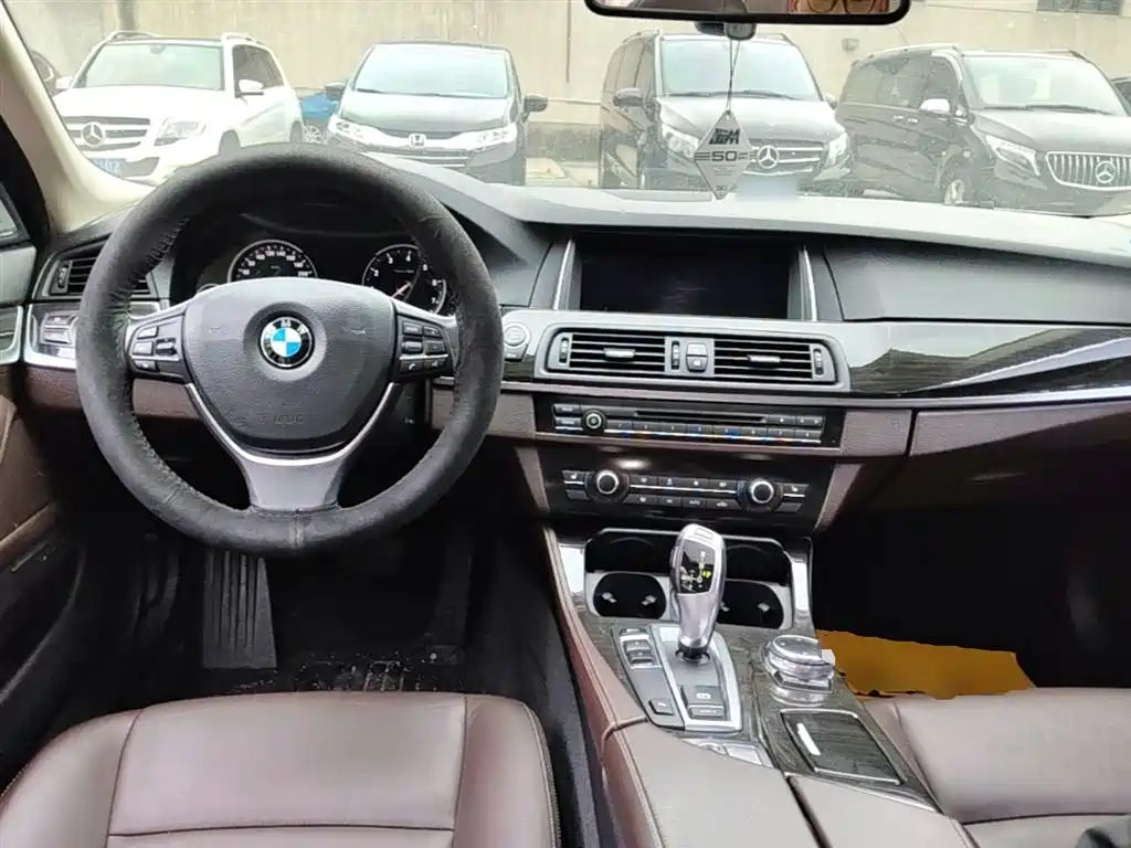 BMW 5 Series 2017 525Li Luxury Design Package фото 10