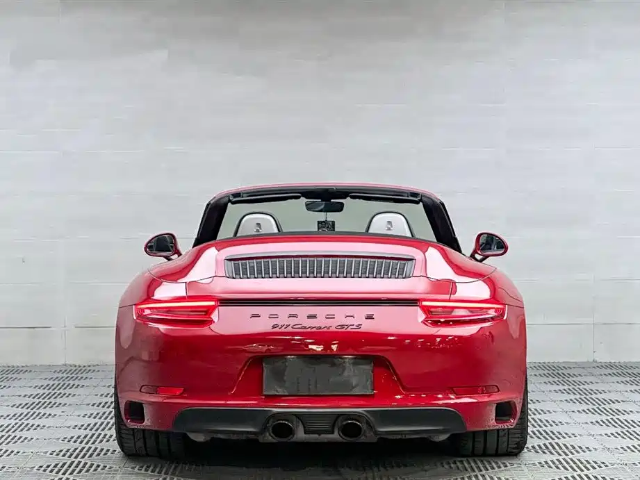 Porsche 911 2017 Carrera 4 Cabriolet GTS 3.0T фото 5