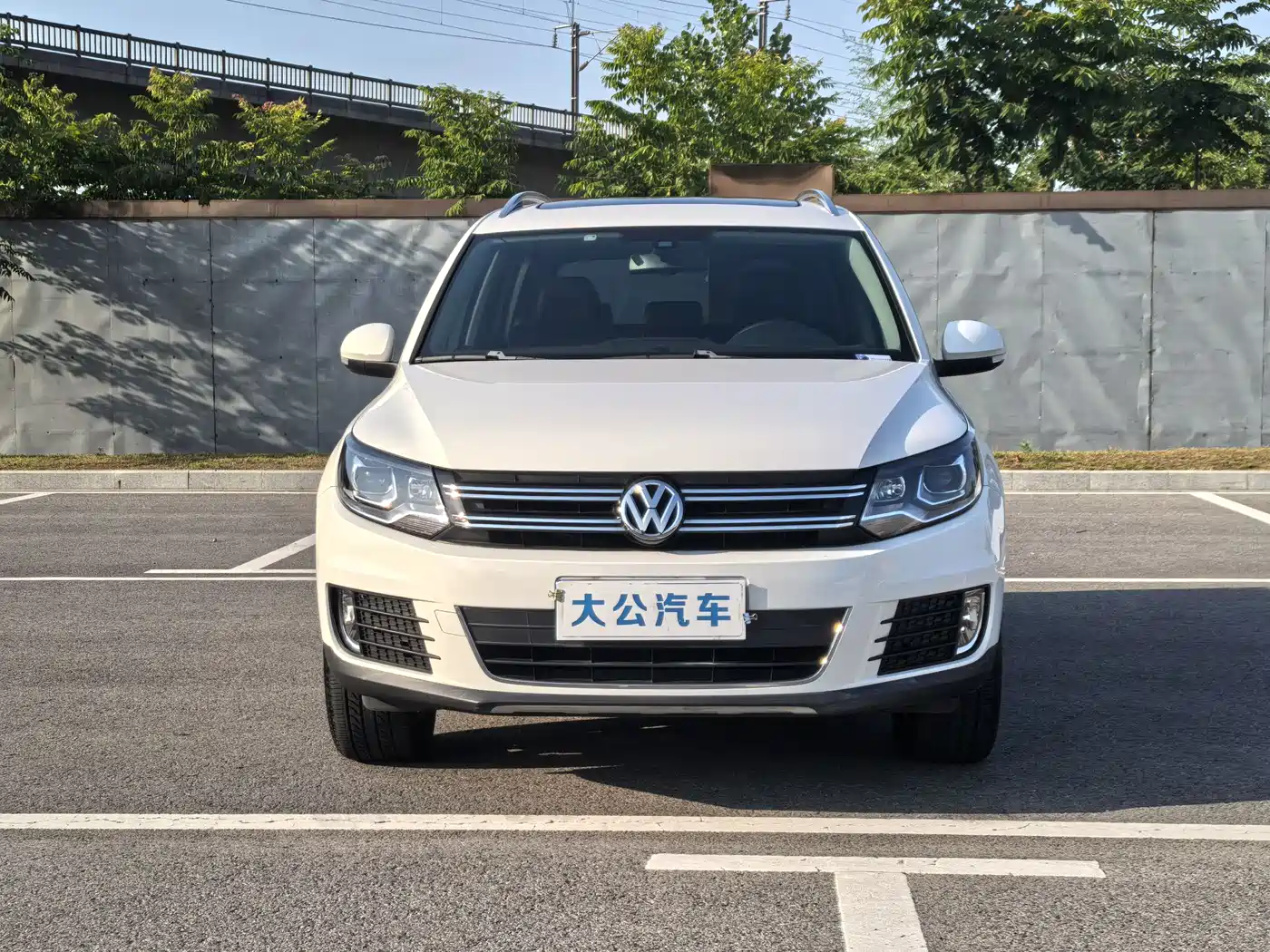 Volkswagen Tiguan 2015 1.8TSI Automatic 2WD Highline фото 2