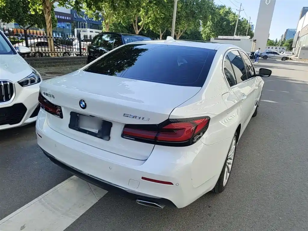 BMW 5-SERIES