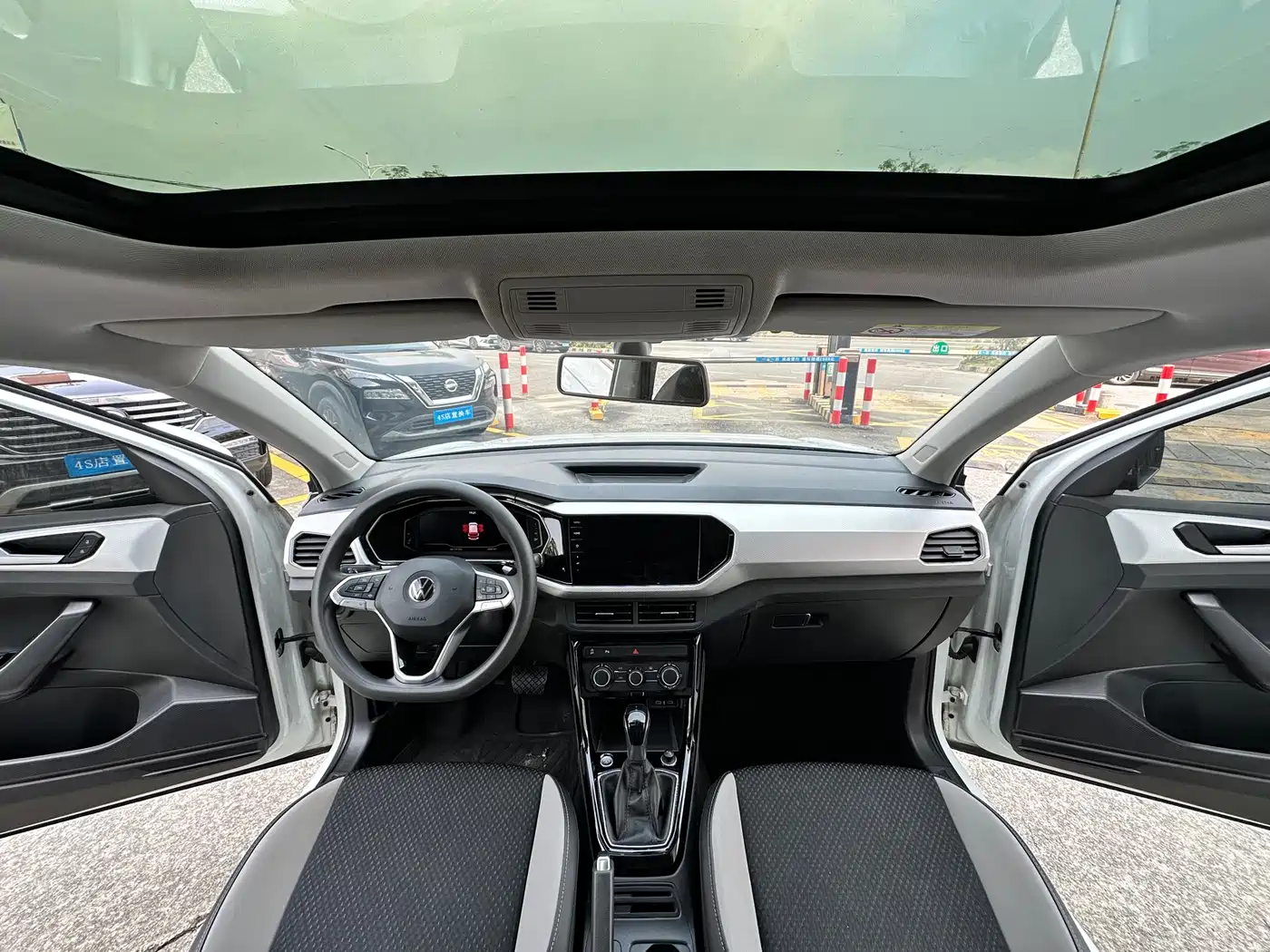 Volkswagen Tanying 2021 1.5L Automatic Smart Connect Edition фото 13