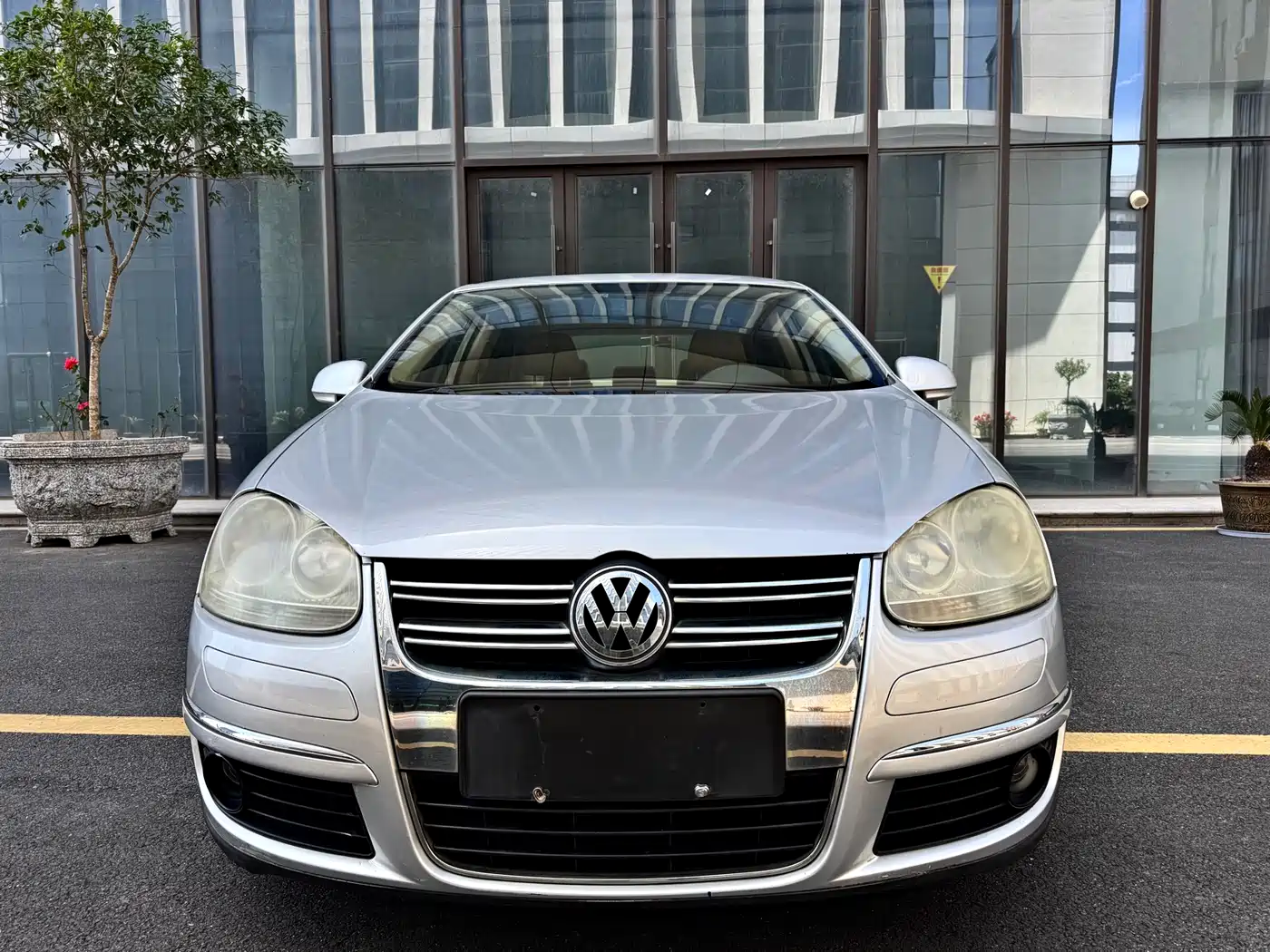 Volkswagen Sagitar 2009 2.0L Automatic Leather Edition фото 2