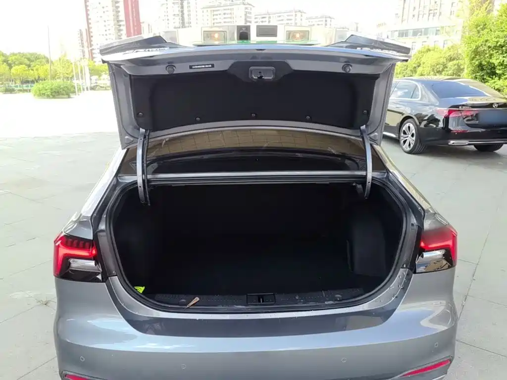 Фото 19 - Roewe i6 MAX