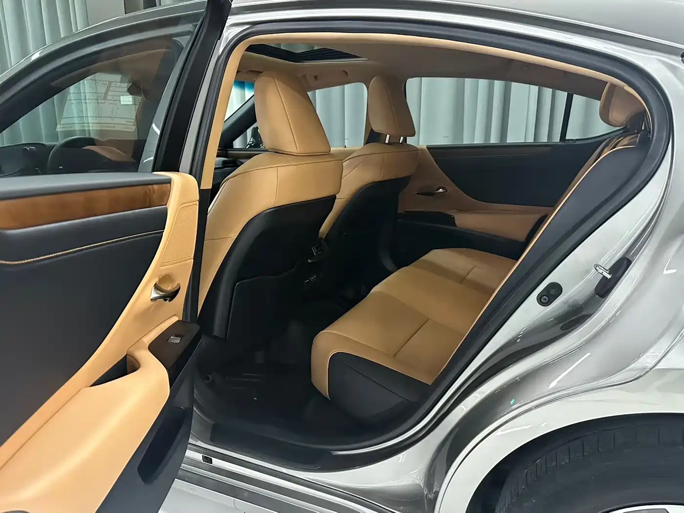 Lexus ES 2024 200 Premium Edition фото 6